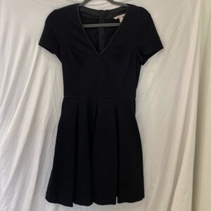 BANANA Republic Black Pleated Ponte Fit & Flare Skater Dress V-Neck LBD Size 2